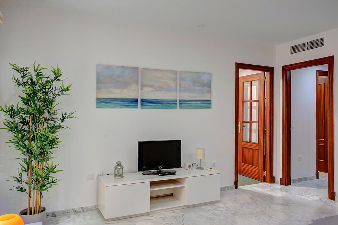 Residencial Torres Apartment Sevilla Bagian luar foto
