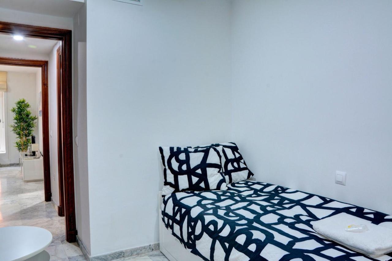Residencial Torres Apartment Sevilla Bagian luar foto