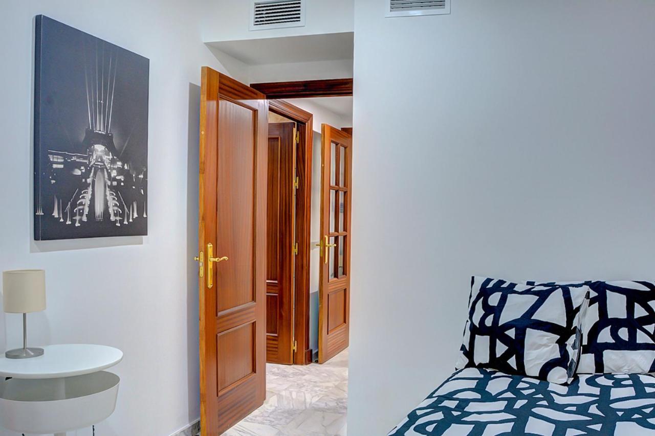 Residencial Torres Apartment Sevilla Bagian luar foto